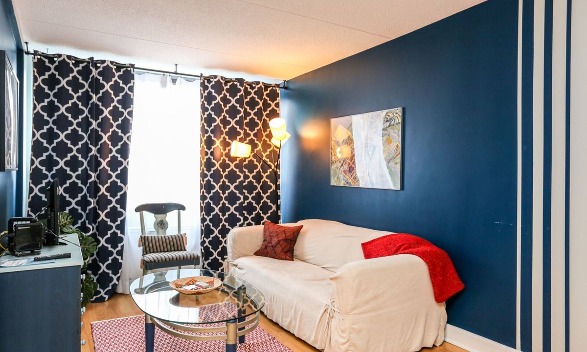 Stamford Apartment | Downtown "Blue Nest" Apartment