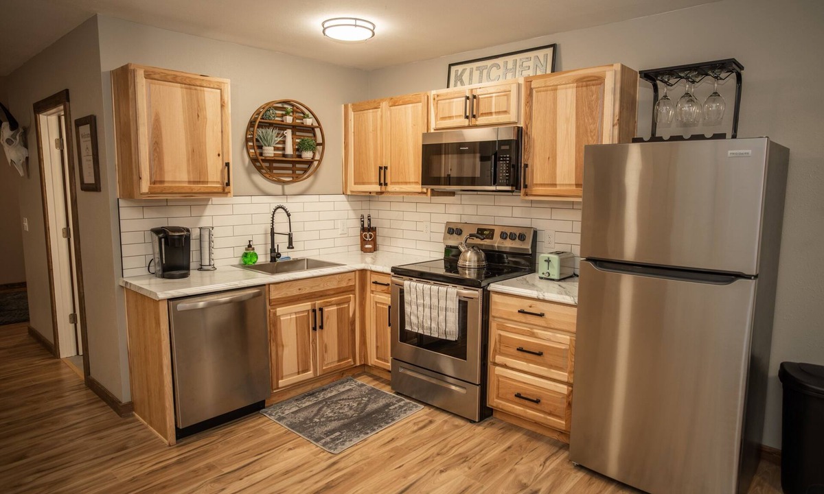 Ahsahka Apartment | Downtown Charm: Cozy Retreat