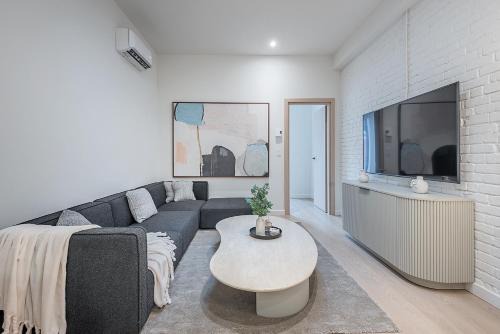 Downtown Montreal Apartment | Downtown Core - Ultra Modern 1 Bedroom Apartment
