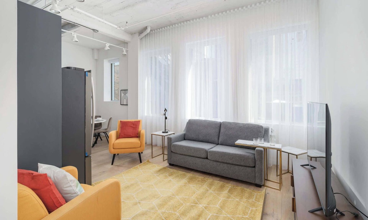Downtown Montreal Apartment | Downtown|Cozy 1BR+Sofa Bed |2 Baths| Walk Everywhere