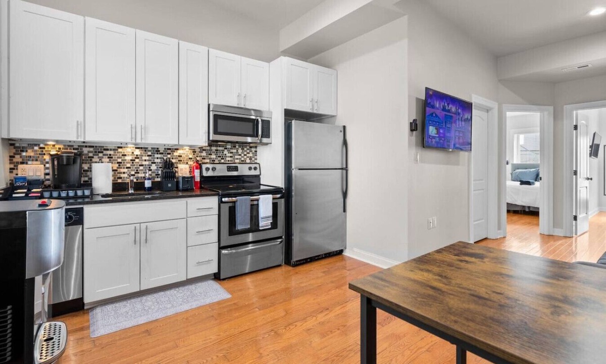 Northeast Hotel | Downtown DC Condo 2BD+1Bath+Free Parking