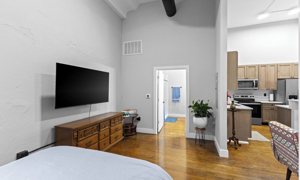 Delaware Apartment | Downtown Delaware Full Kitchen Luxury Loft