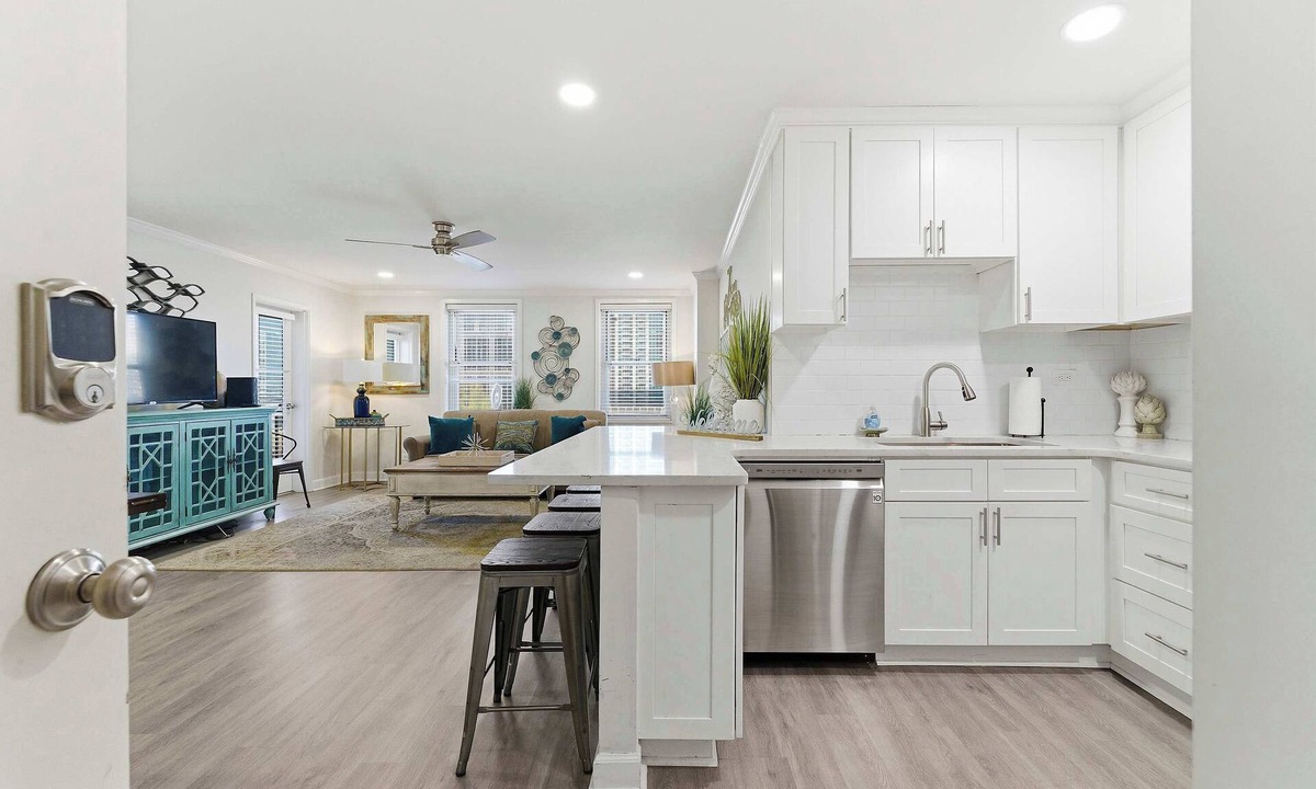 Downtown Atlanta Condo | Downtown Delight For 4