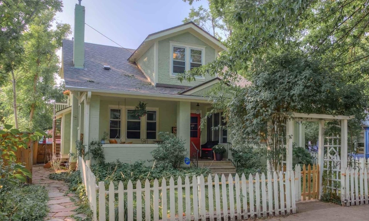Downtown Condo | Downtown Delight off Pearl street