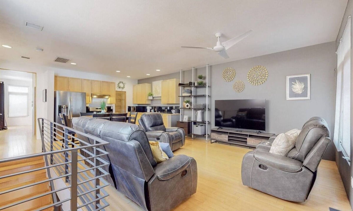 Spruce Park House | Downtown Deluxe Townhome, near UNM