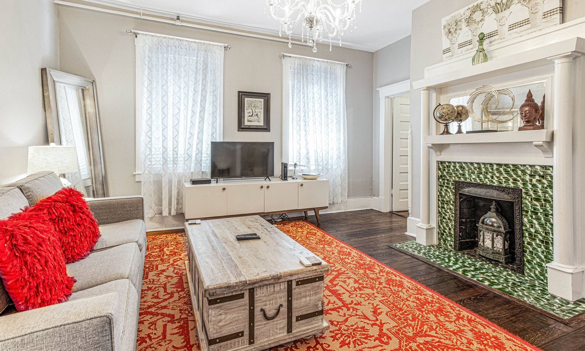Historic District - North Apartment | Downtown Digs for Four, Walk Everywhere by Lucky Savannah