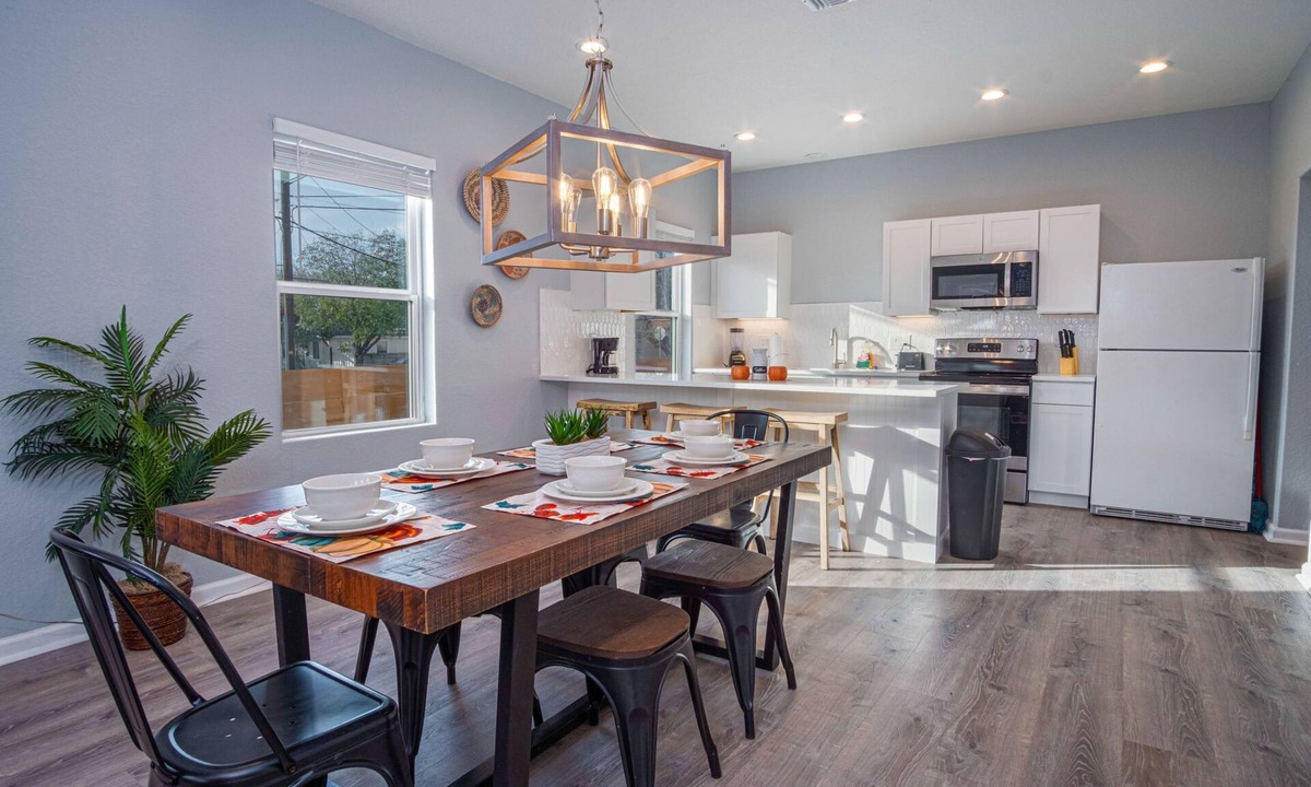 Denver Heights Cottage | Downtown Dream Home Spacious 4br/2ba Sleeps 12!