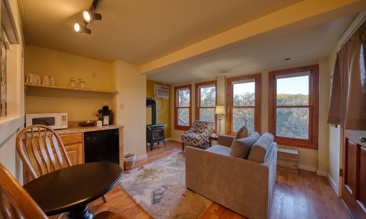 Eureka Springs Historic District Apartment | Downtown Edgewood Terr Piedmont