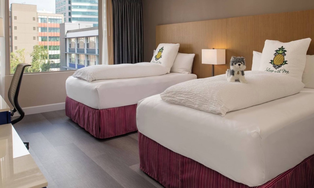 Downtown Portland Hotel | Downtown Escape: Unwind in Your Comfortable Room Across Waterfront Park