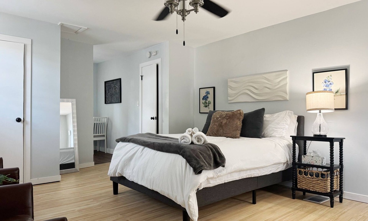 Evansville Apartment | Downtown EVV Studio/Chandler C