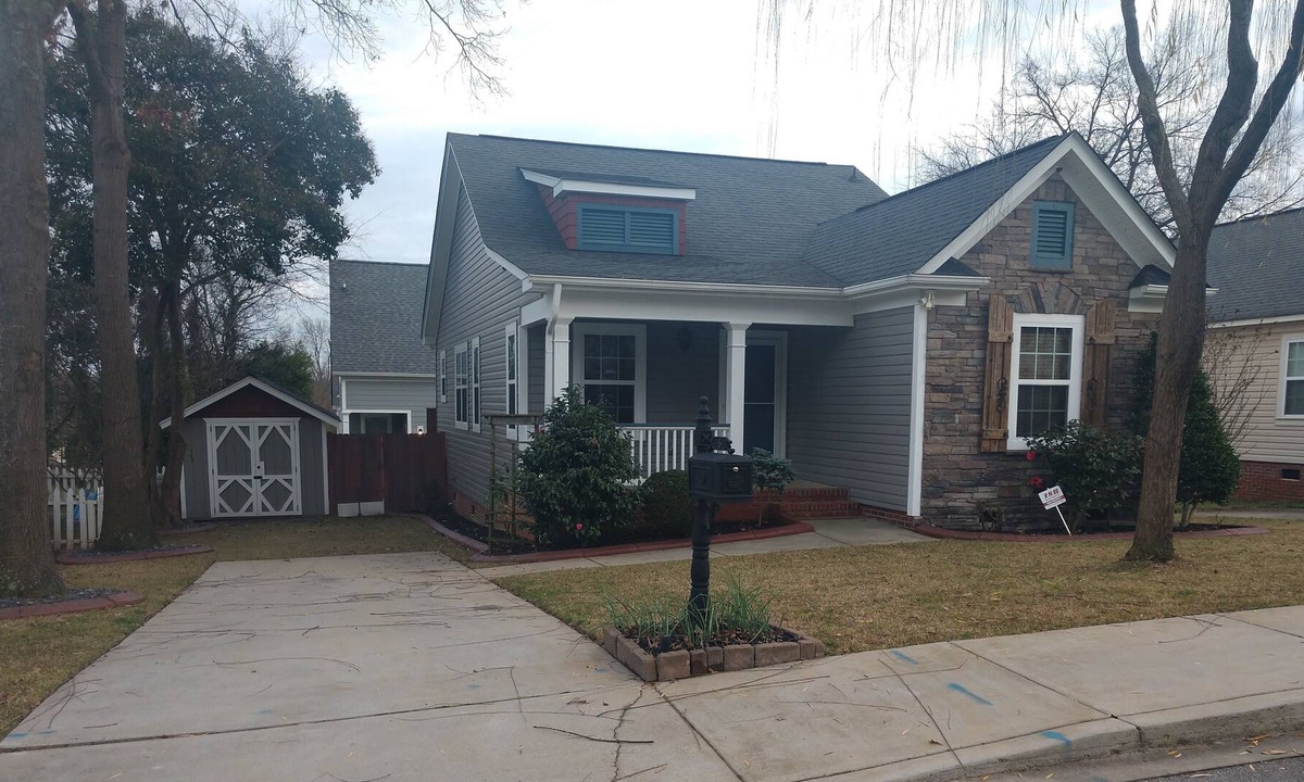 Judson House | Downtown family-style