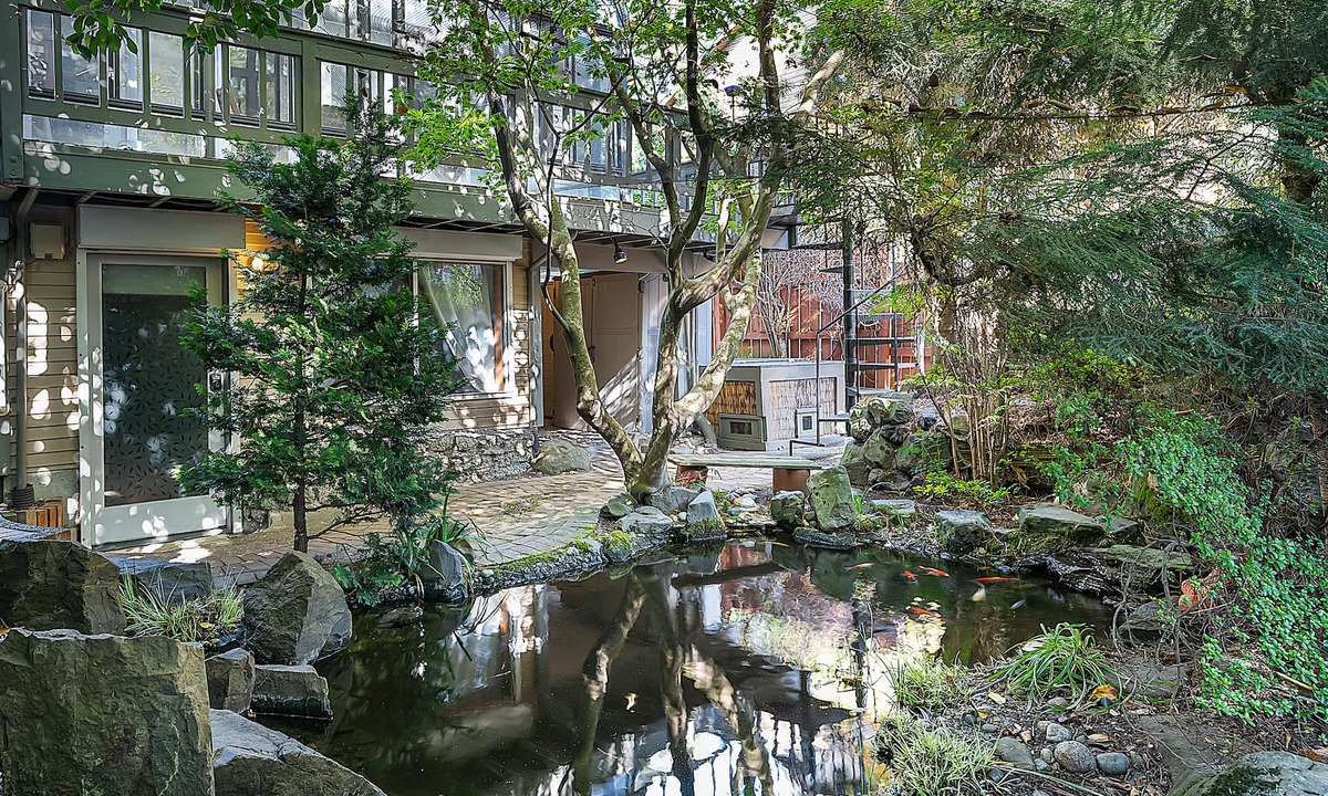 Fremont House | Downtown Fremont Charmer with Parking