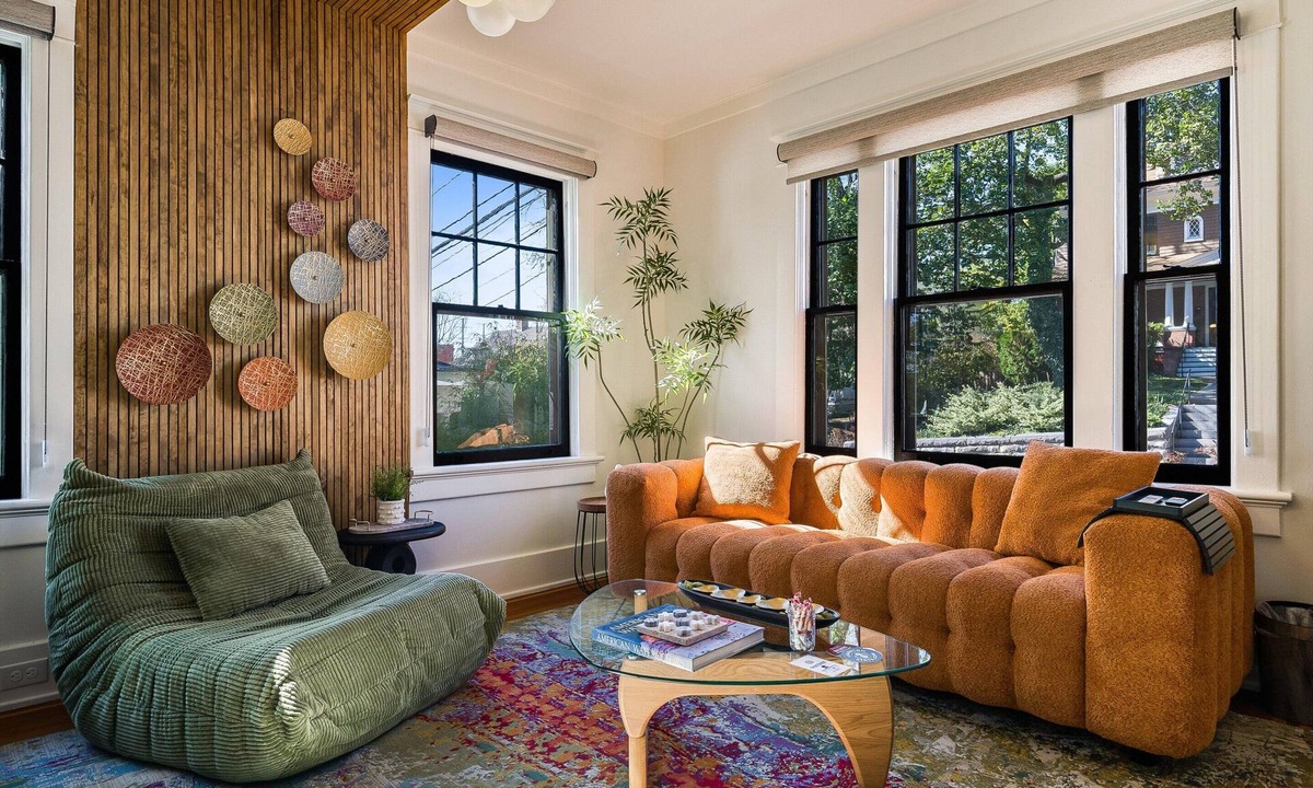 Staunton Apartment | Downtown Funk: Walkable, Modern Loft