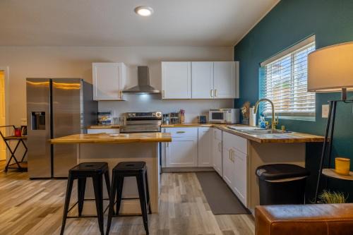 Casper Apartment | Downtown Garden Escape