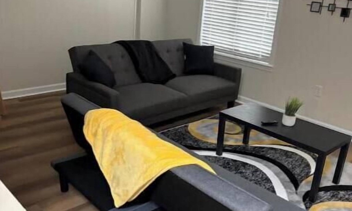 Five Points Apartment | Downtown Getaway/Free Parking