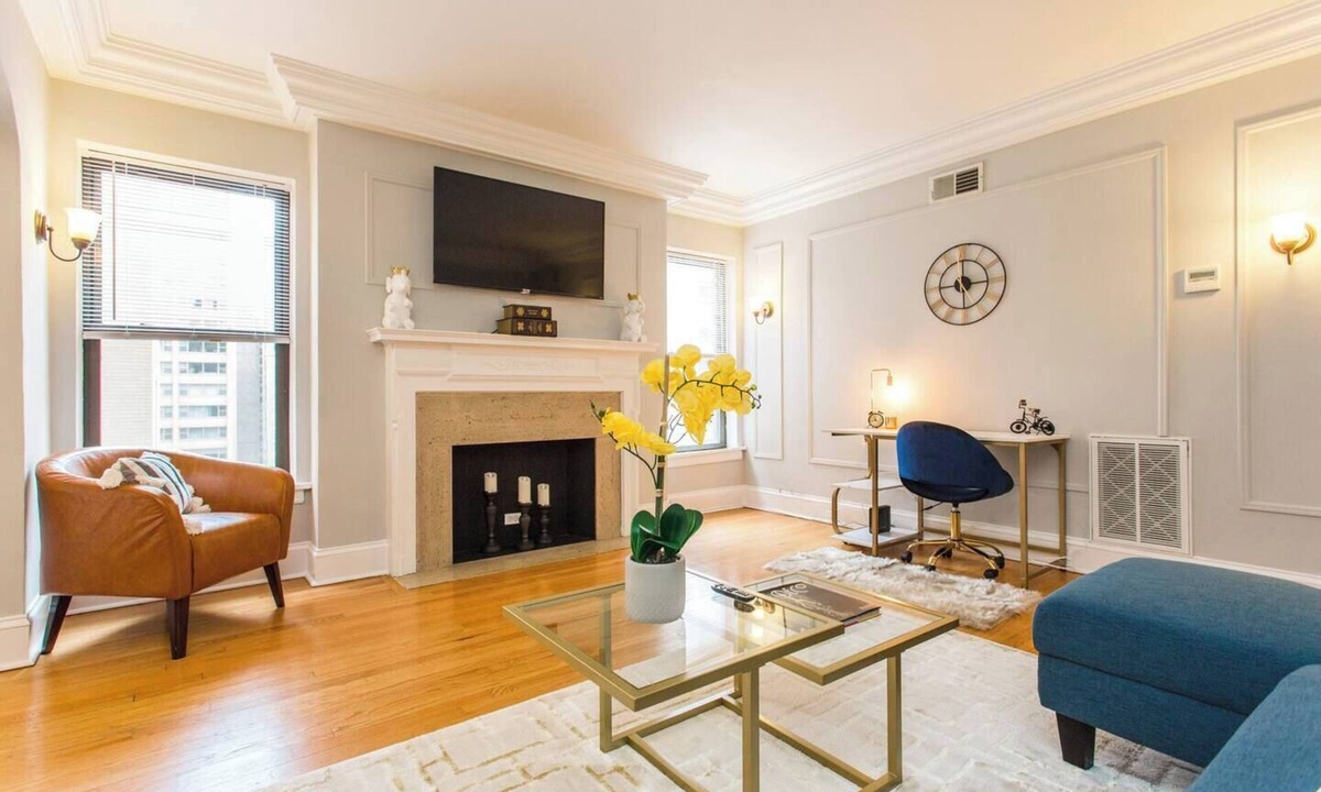 Streeterville Apartment | Downtown Guild #4 | Mag Mile, Gold Coast