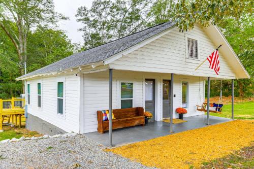 Heflin House | Downtown Heflin Cottage with Deck and Fire Pit!