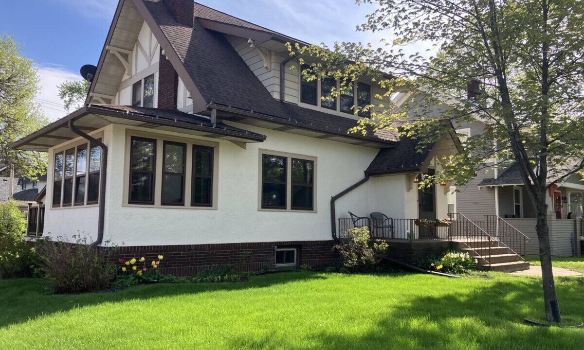 Hibbing House | Downtown Hibbing, 3 bd, 1 bath home with garage
