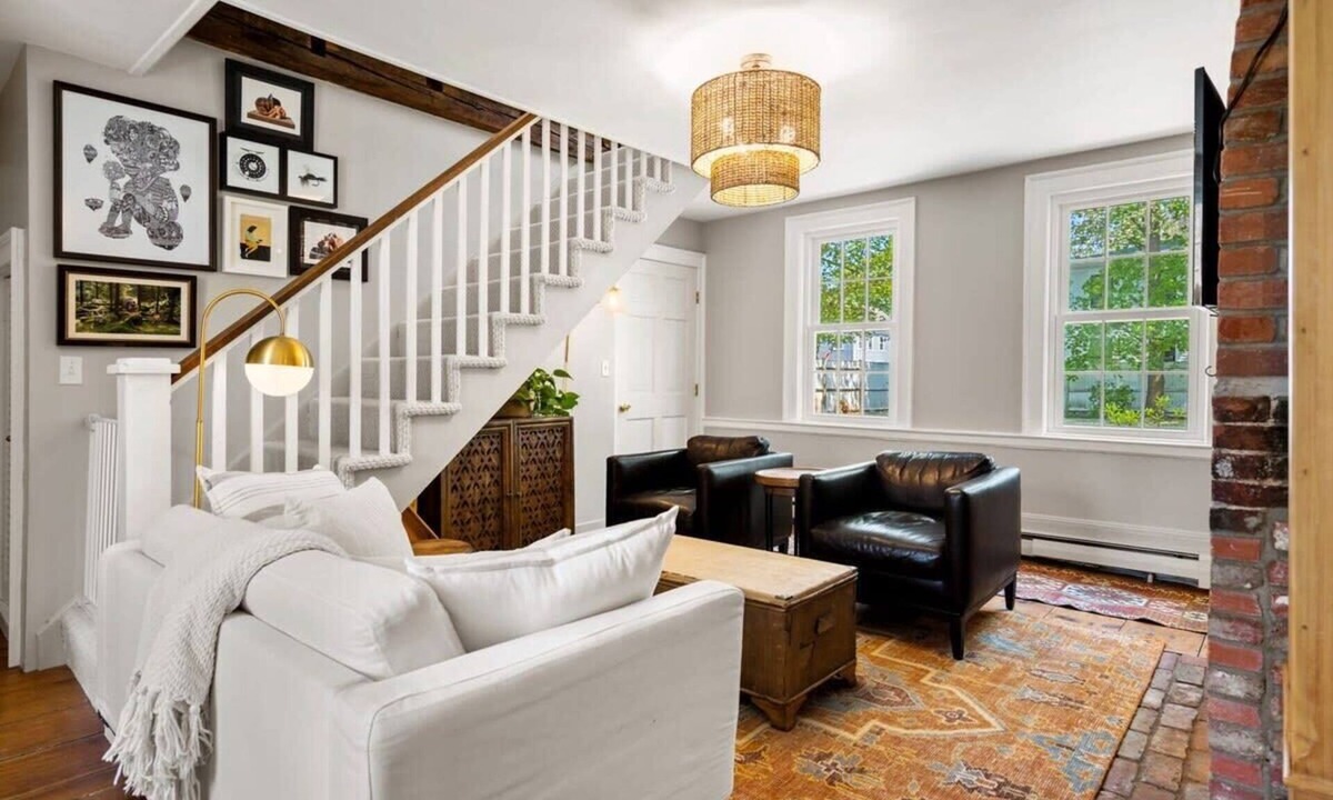 Newburyport Condo | Downtown | Historic and Elegant Condo | Parking