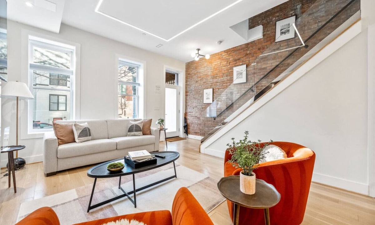 Cardozo House | Downtown home w/free on-street parking & rooftop