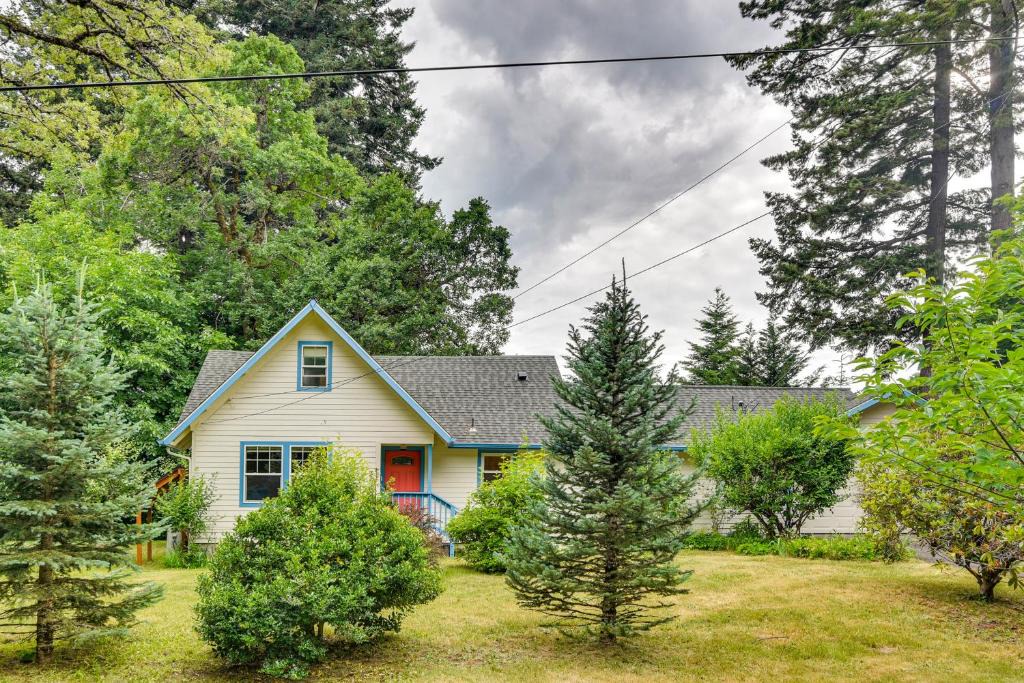 Stevenson House | Downtown Home w/Patio - Walk to Shops & Dining!