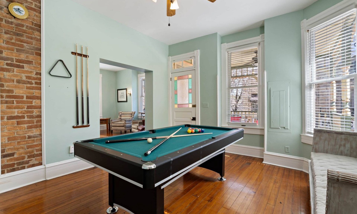 Eureka Springs Historic District House | Downtown House w/Parking! On Spring St, Sleeps 8!
