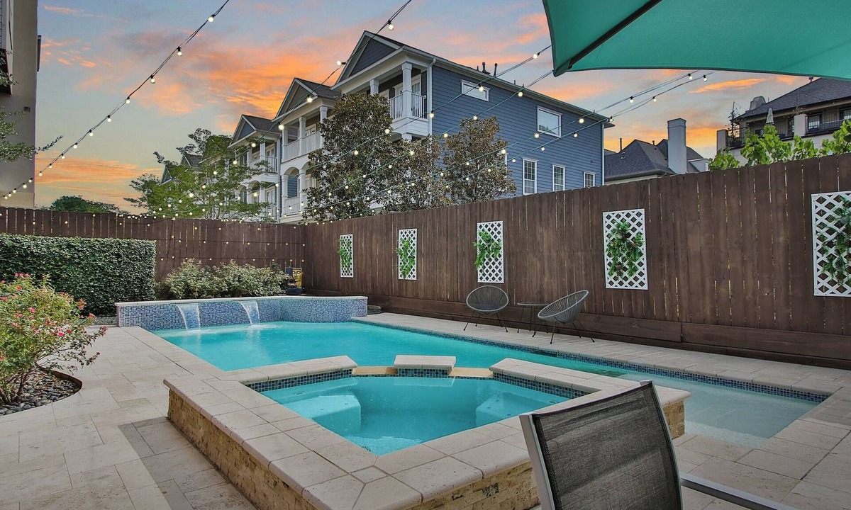 Shady Acres House | Downtown Houston-Private Pool, Hot Tub & Game Room