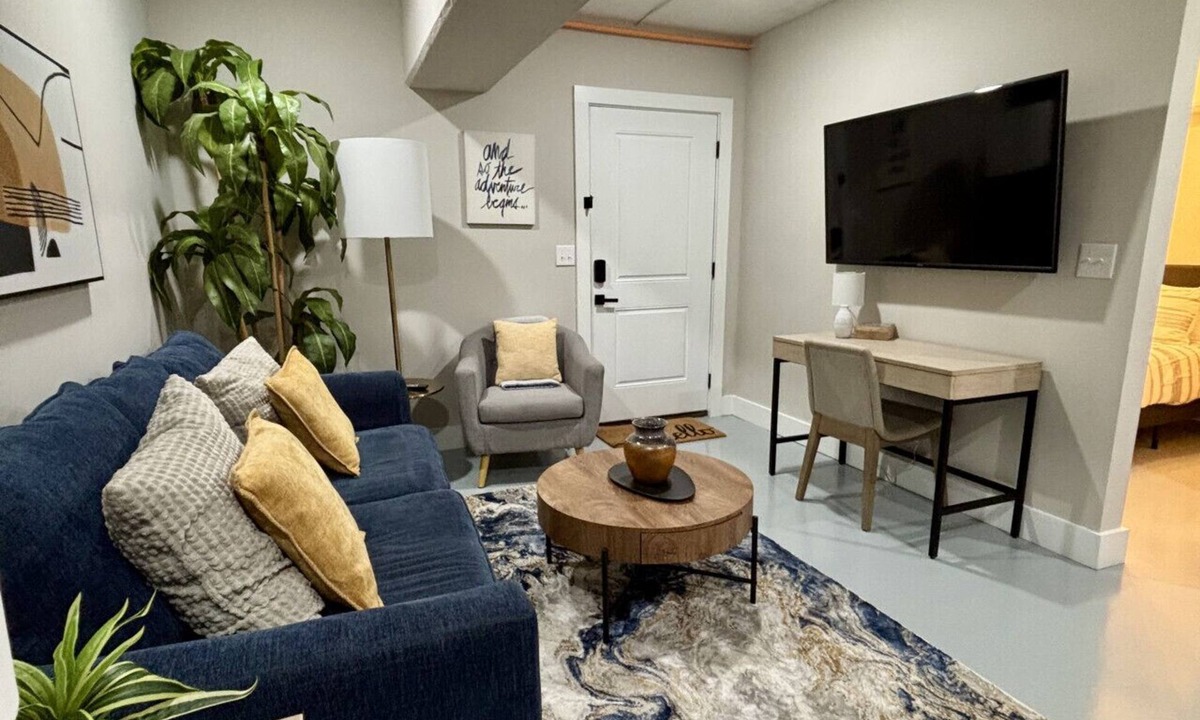 Old Town Apartment | Downtown Huntsville Gem - Walk to VBC