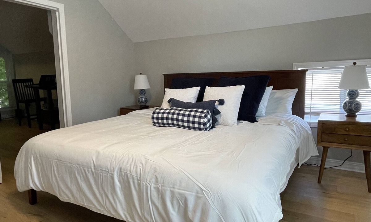 Downtown Buffalo Apartment | Downtown King Bed Suite- Very Walkable- Flexible Cancellation