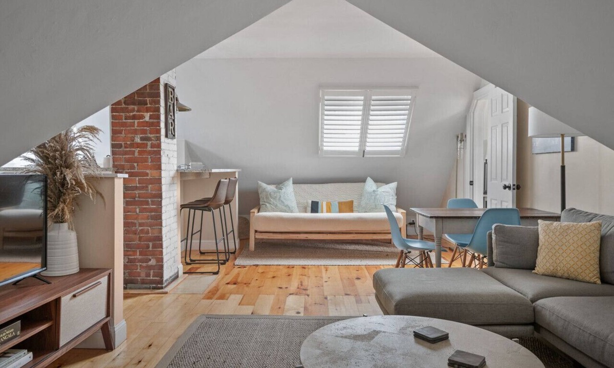 Parkside Apartment | Downtown Loft with Water Views