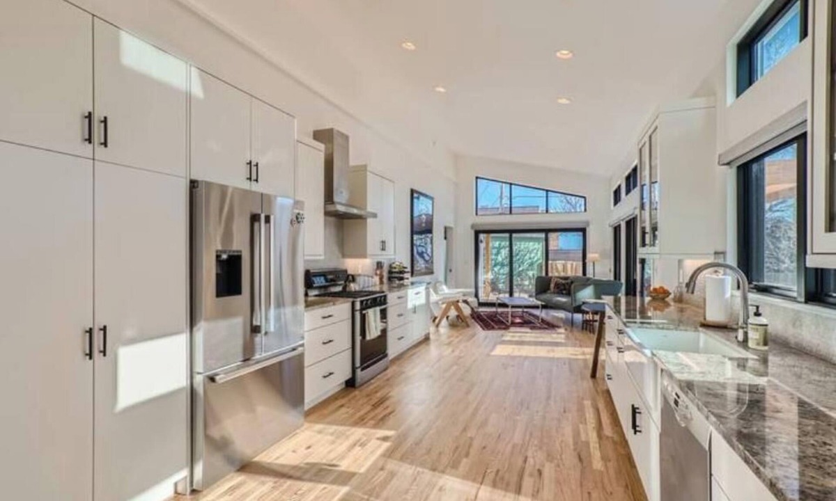 Louisville House | Downtown Louisville 3-BDR Fully Furnished Gem