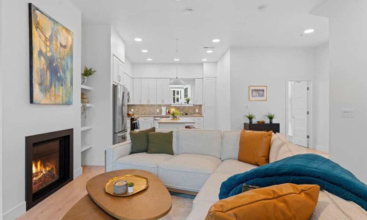 Downtown Salt Lake City Villa | Downtown Lux Townhouse 3Bd 4Ba 2 King Bed Garage