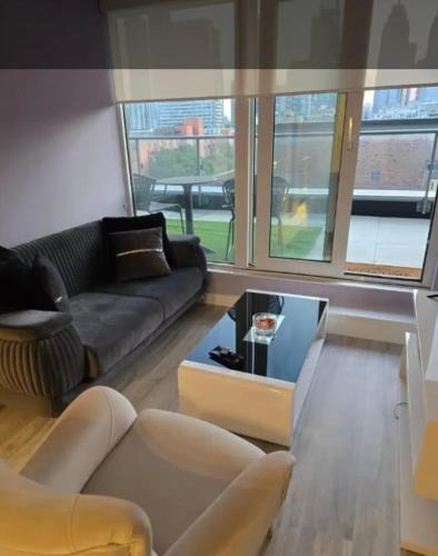 St. Lawrence Apartment | Downtown Luxury Condo Gym & Parking