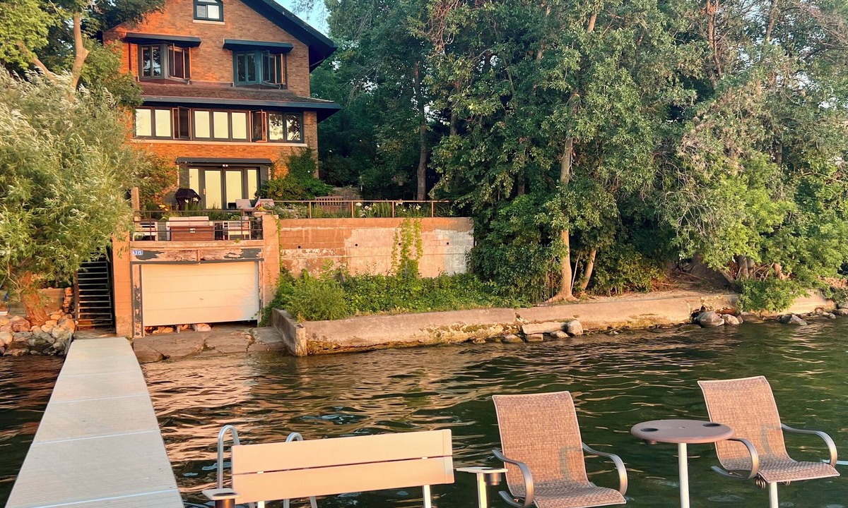 Tenney-Lapham House | Downtown Madison Lake Mendota Historic Mansion: great location!