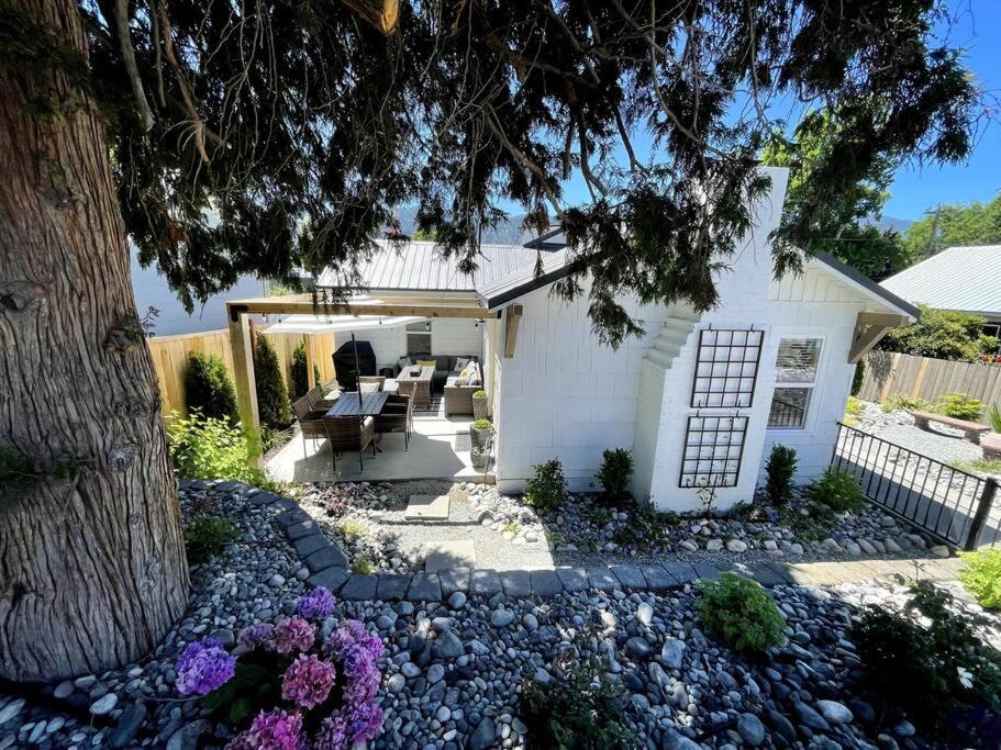 Wapato Point House | Downtown Manson convenient cottage 3BR/ 2BA.