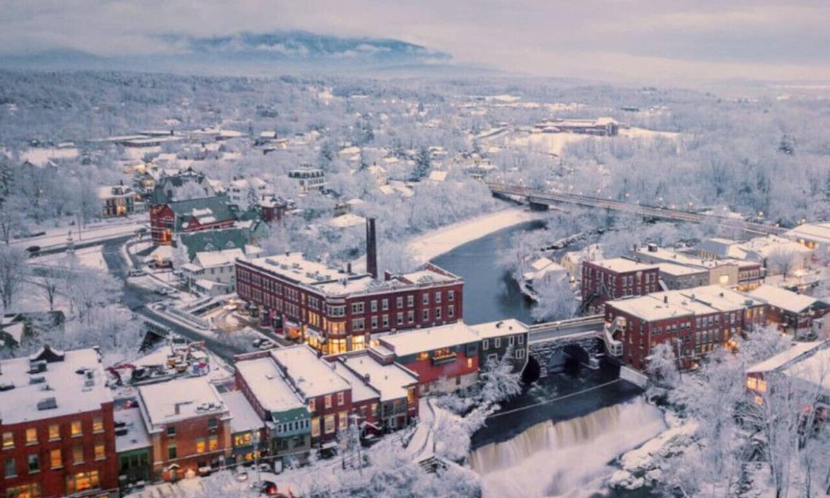 Middlebury Apartment | *Downtown Middlebury Waterfall Studio Apartment*
