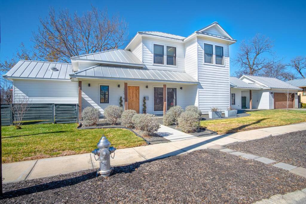 Government Hill House | Downtown Modern Farmhouse-Pool- Sleeps 12