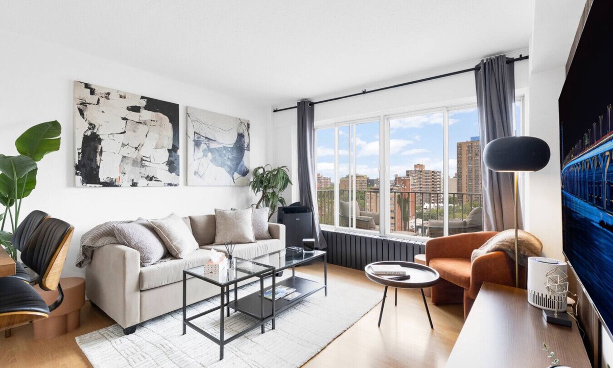 Milton Park Apartment | Downtown Montreal Horizon W/Balcony | 1BR Queen Bed, Sofa Bed, Parking & Gym