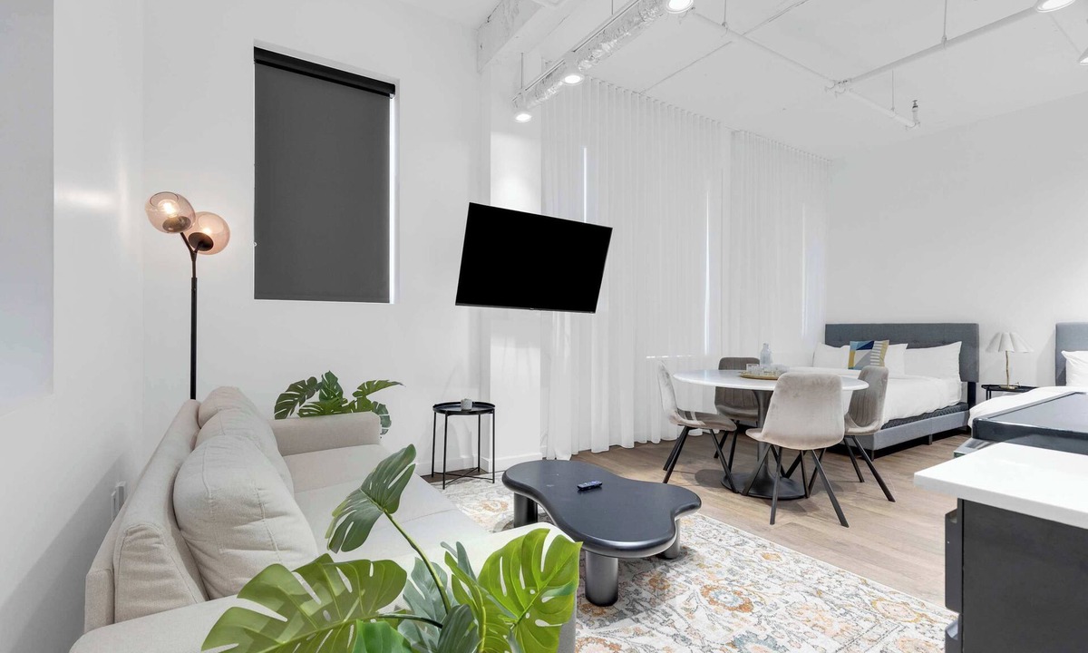 Downtown Montreal Apartment | Downtown Montreal Loft | 3 Beds Sleeps 6 Steps from Centre Bell