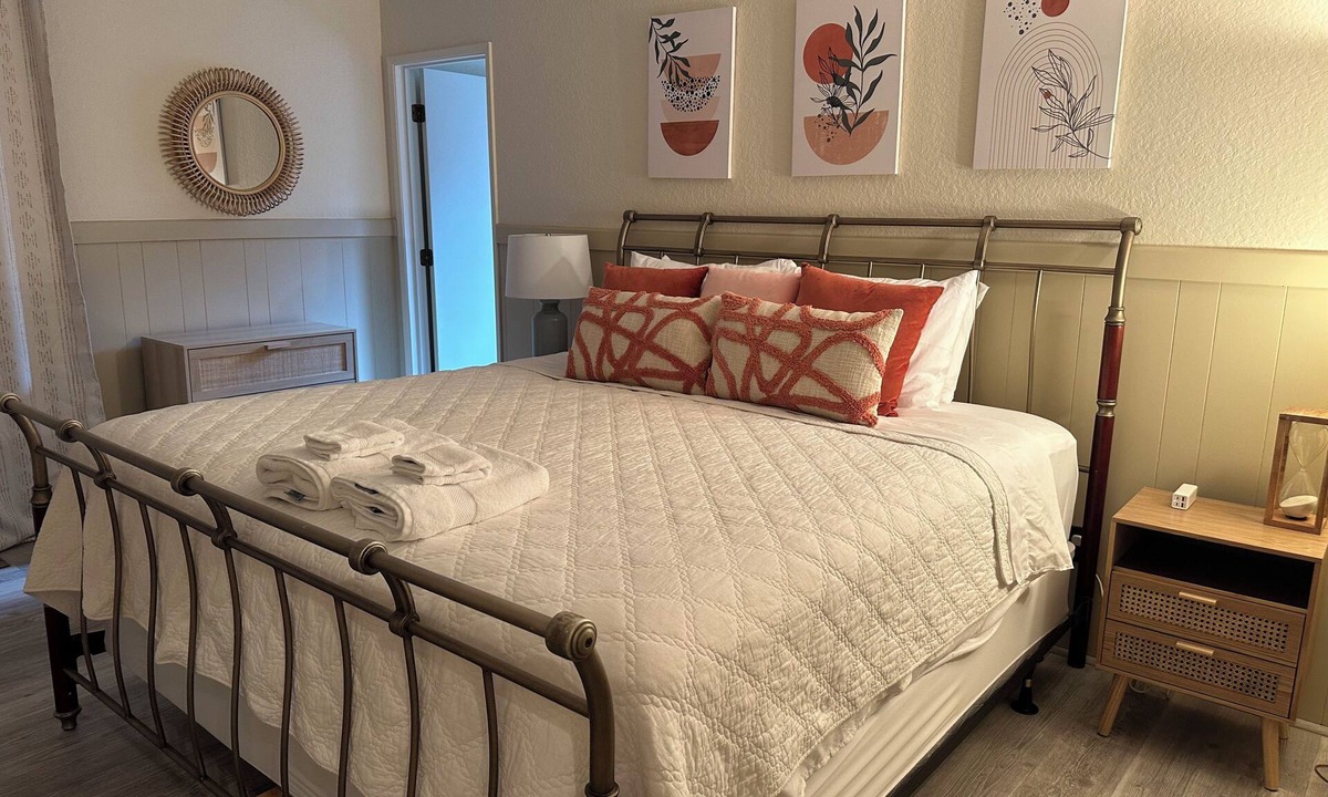 Murphys House | Downtown Murphy’s Creek House