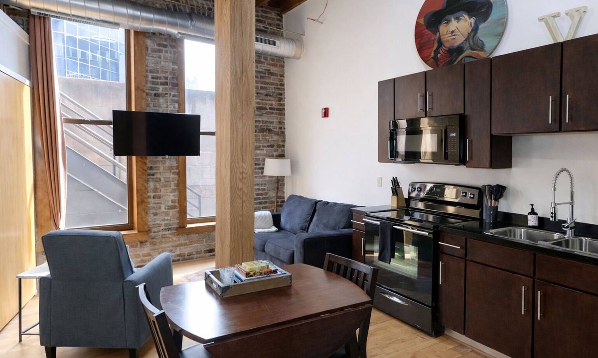Downtown Nashville Condo | Downtown Music City Loft living! ~Steps to the Ryman and Broadway.