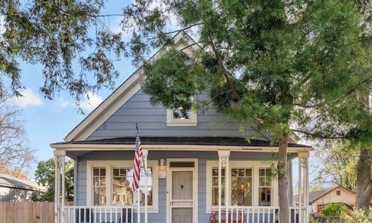 Napa House | Downtown Napa HOT TUB Retreat - 3 Bed l 2 bath