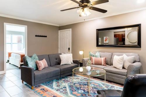 Rutledge Hill Apartment | Downtown Nashville Condo, Walk to Broadway with Free Parking