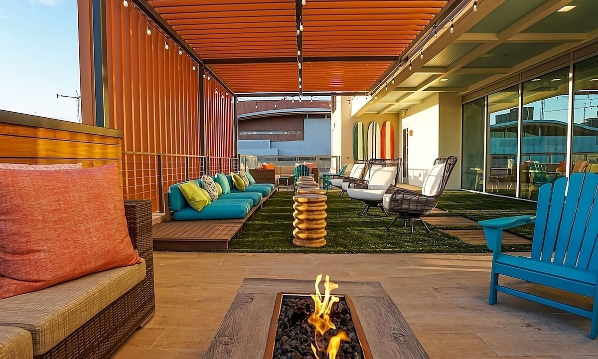 Sobro Hotel | Downtown Nashville! Rooftop Pool, Quick Drive to Ryman Auditorium, Pets Allowed