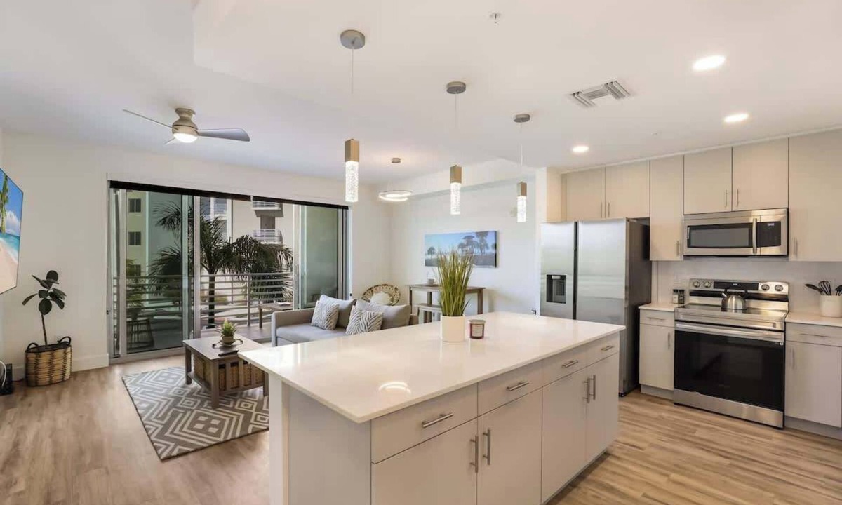 North Trail House | Downtown Oasis: Poolside Condo, Patio & Gym