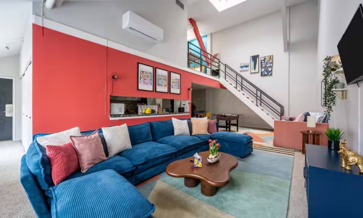 The Loop Apartment | DOWNTOWN PENTHOUSE Vintage Loft #3❤️Grant Park, Museums +gym & patio