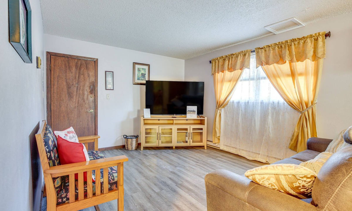 Pierre Apartment | Downtown Pierre Apartment ~ 1/2 Mi to River!