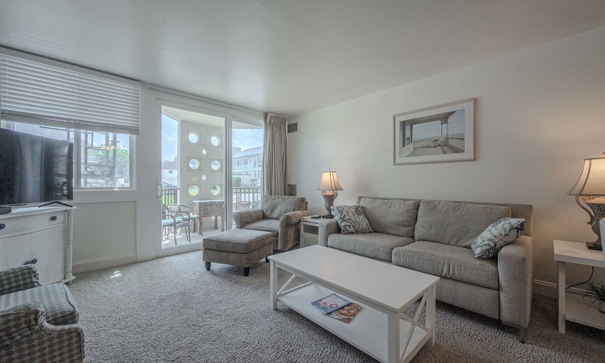 The Pines Condo | Downtown Rehoboth Beach!