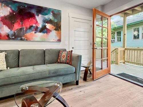 Historic Montford Apartment | Downtown Retreat - Private Yard- Parking