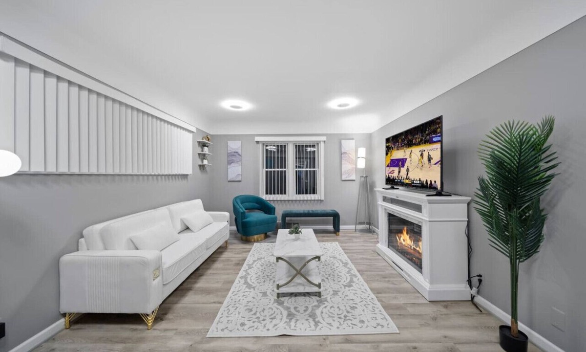Rochester House | Downtown Rochester Blissful Condo Haven